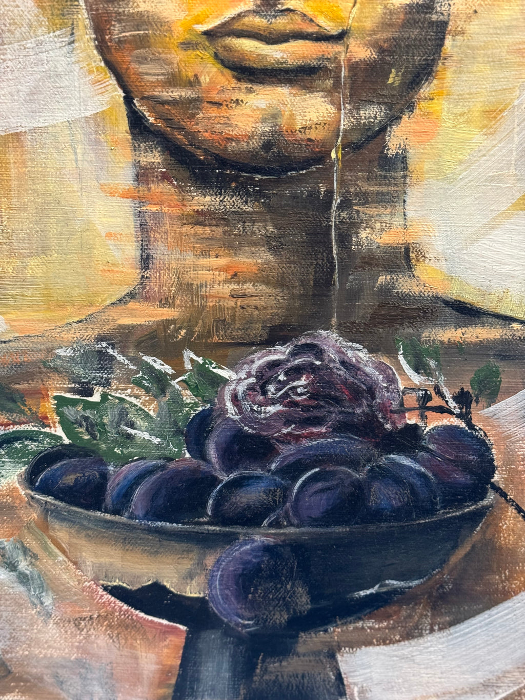 Original oil painting/ details  exploring contrast between stillness and richness.
A quiet presence above a bowl of grapes, painted with layered textures and earthy tones.
This work reflects inner calm and timeless beauty.